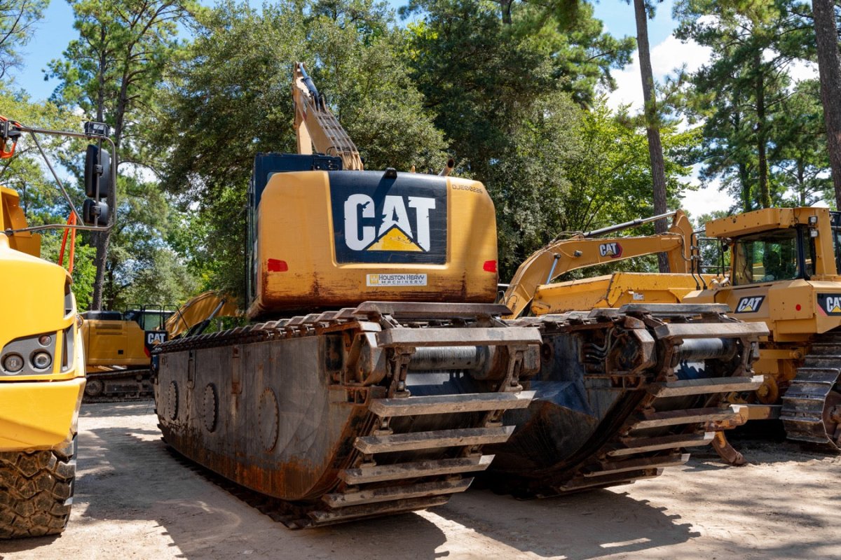 2016 Caterpillar Excavator with Amphibious Undercarriage and Long Reach - 4,234 hours EIK Solutions