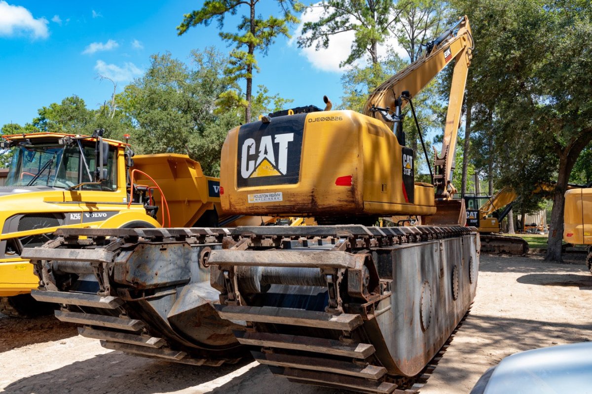 2016 Caterpillar Excavator with Amphibious Undercarriage and Long Reach - 4,234 hours EIK Solutions