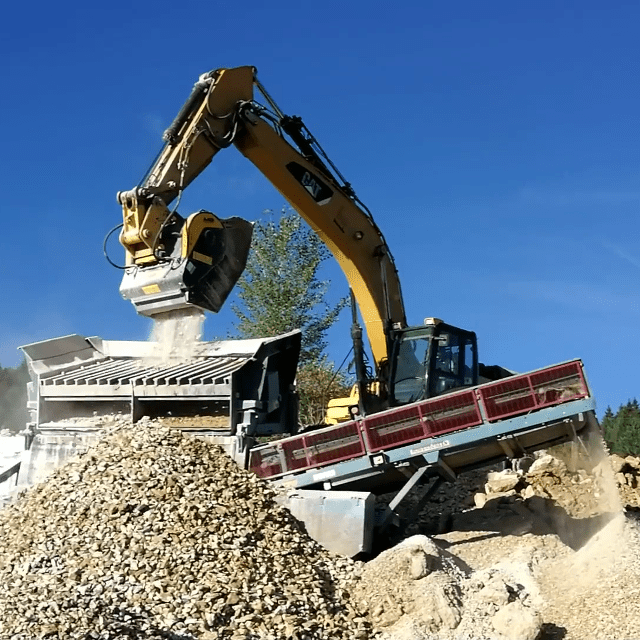 Bucket Crusher for excavator BF120.4 S4 MB Crusher