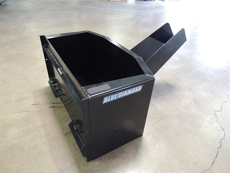 Bucket – Dispensing Blue Diamond Attachments