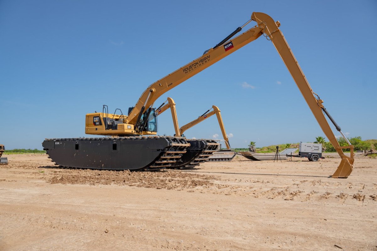 Caterpillar 2019 Long Reach Pontoon Excavator - 3505 Hours EIK Solutions