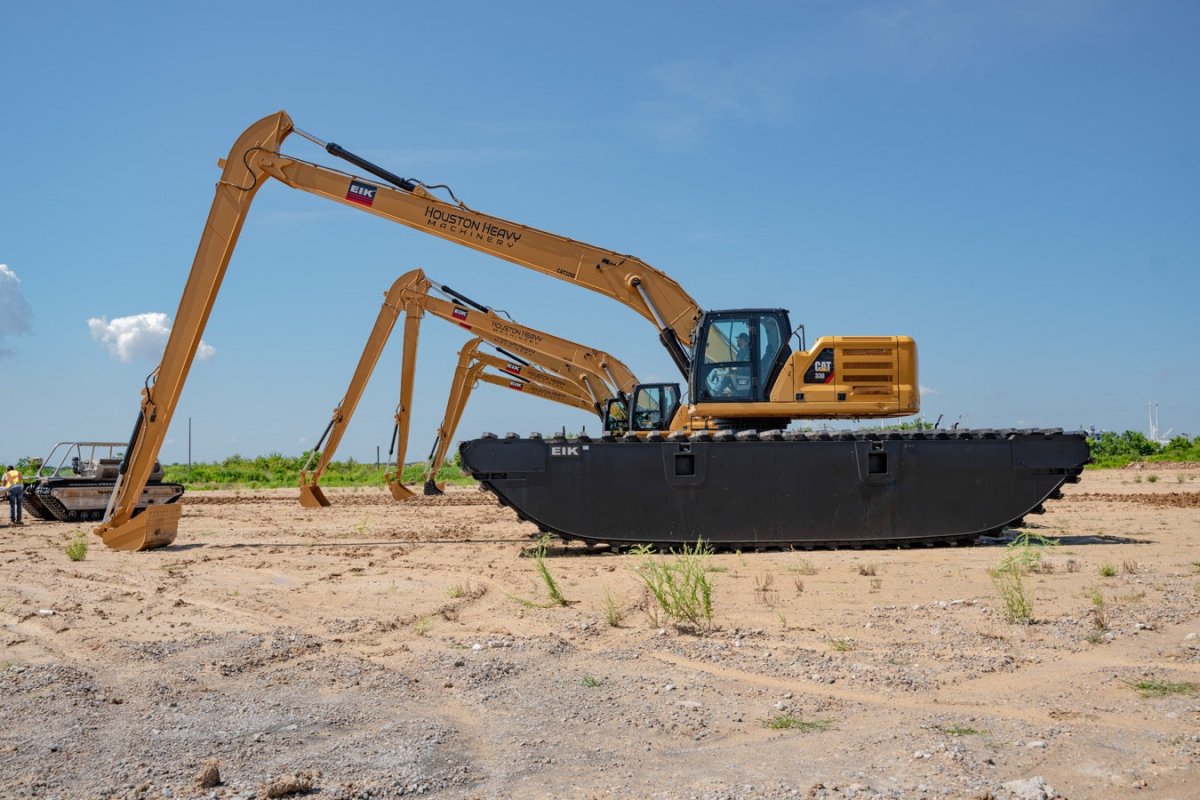 Caterpillar 2019 Pontoon Super Long Reach Excavator - 3825 Hours EIK Solutions