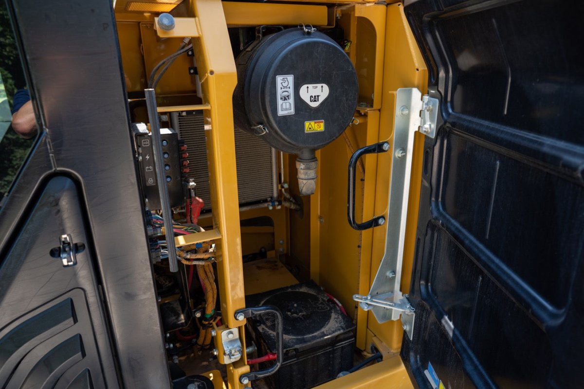 Caterpillar Excavator 2016 - 7927 Hours EIK Solutions