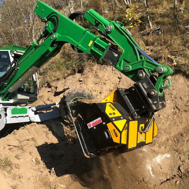 Padding Bucket for excavators, backhoe loaders, loaders and skid steer loaders MB Crusher