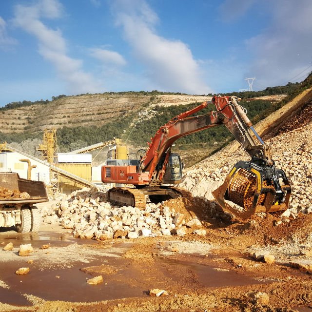 SCREENING BUCKETS MB-S23 MB Crusher